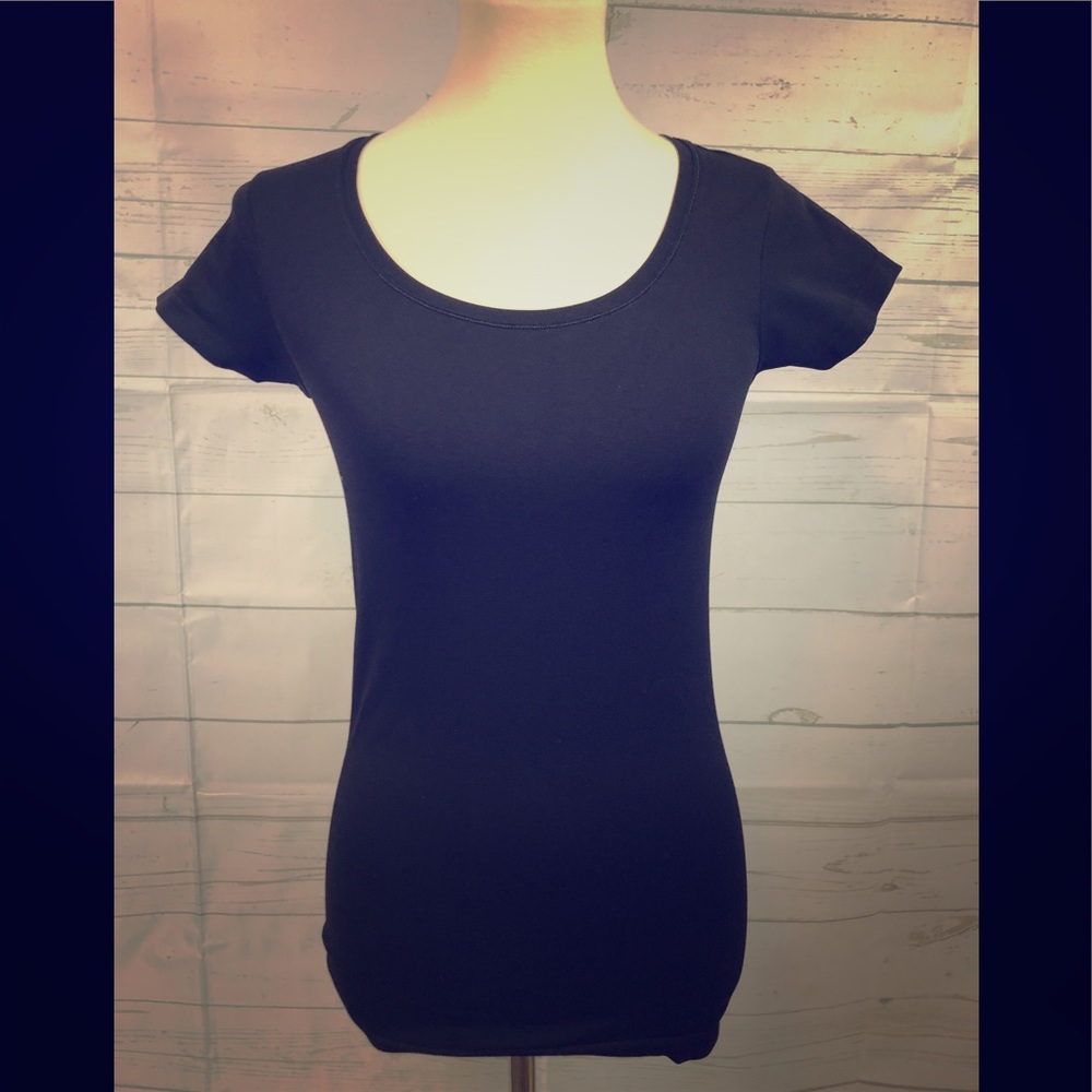 White House Black Market seamless black T-shirt